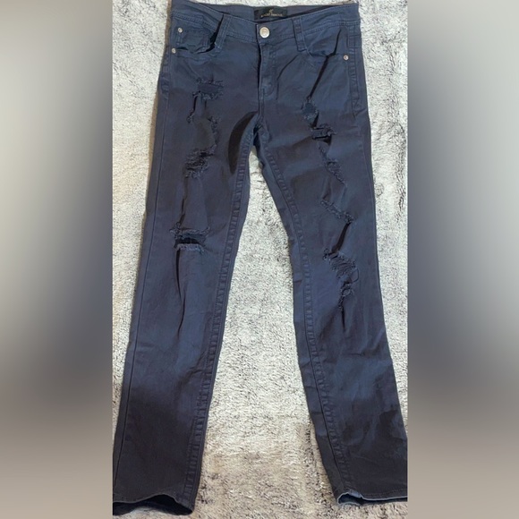 ALMOST FAMOUS Jeans - Picture 1 of 8